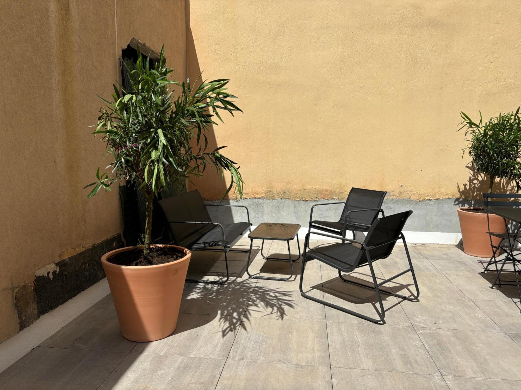 Studio Spacieux Avec Patio En Centre Ville Cavalaire-sur-Mer Esterno foto