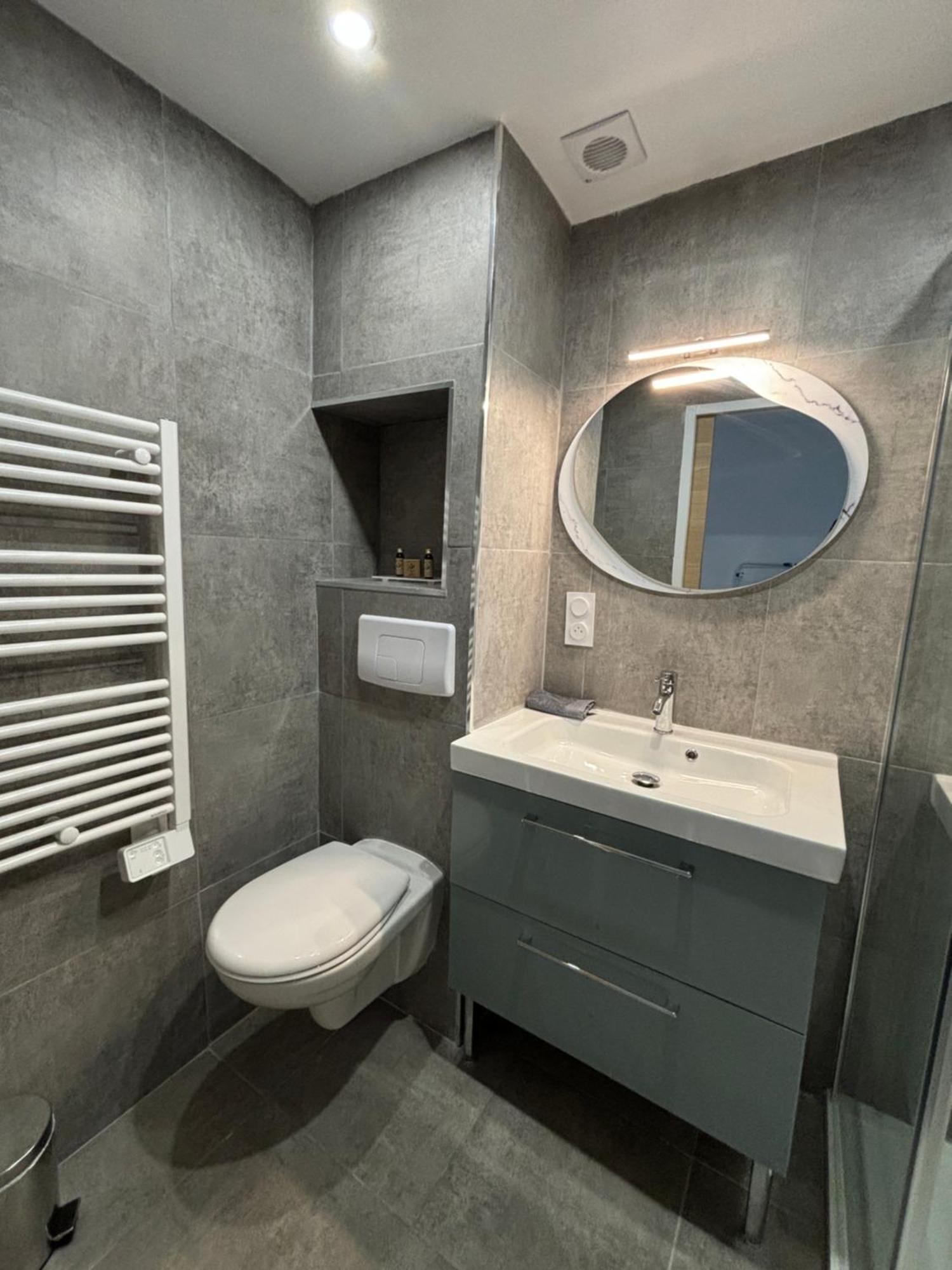 Studio Spacieux Avec Patio En Centre Ville Cavalaire-sur-Mer Esterno foto