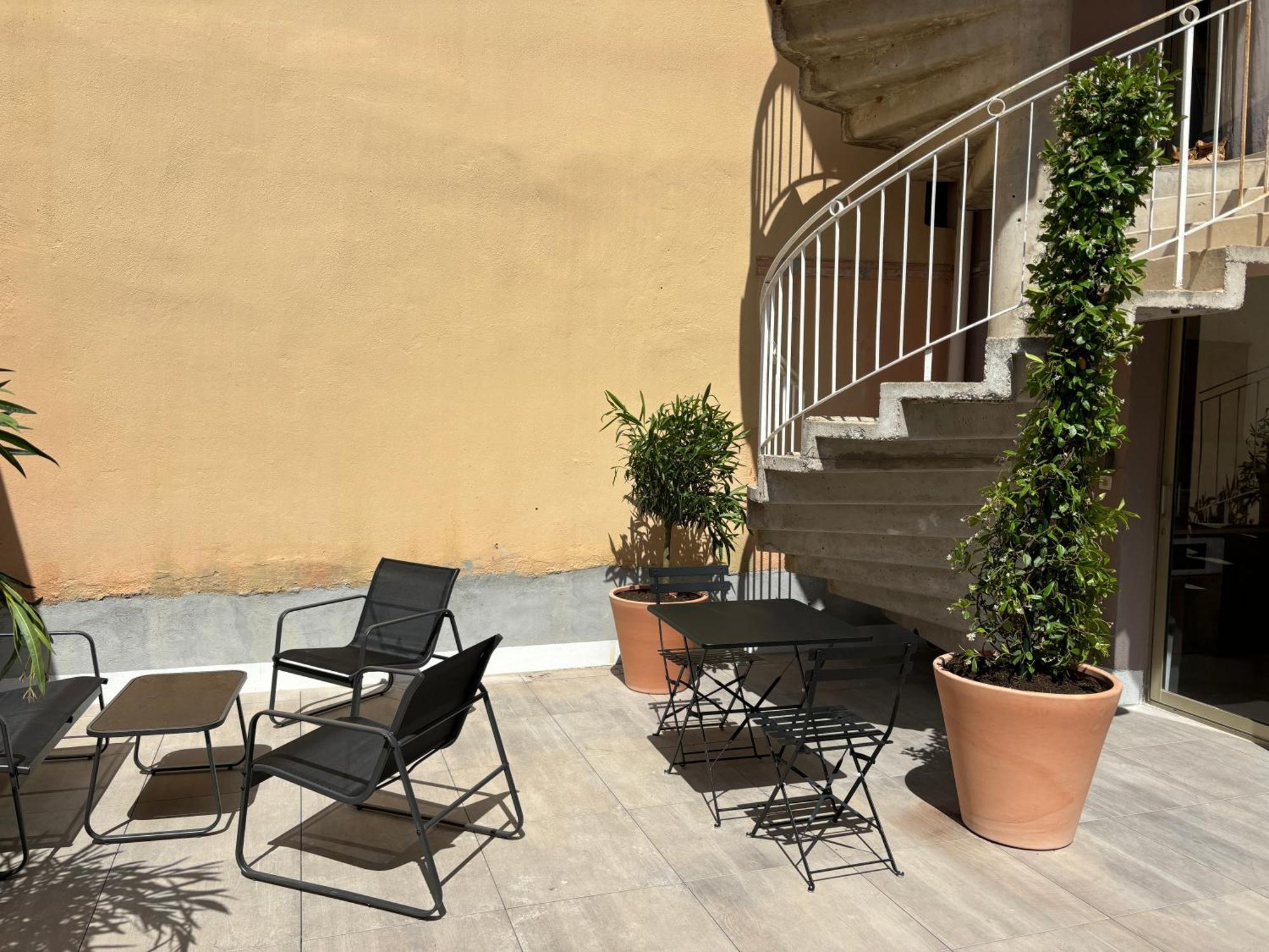 Studio Spacieux Avec Patio En Centre Ville Cavalaire-sur-Mer Esterno foto